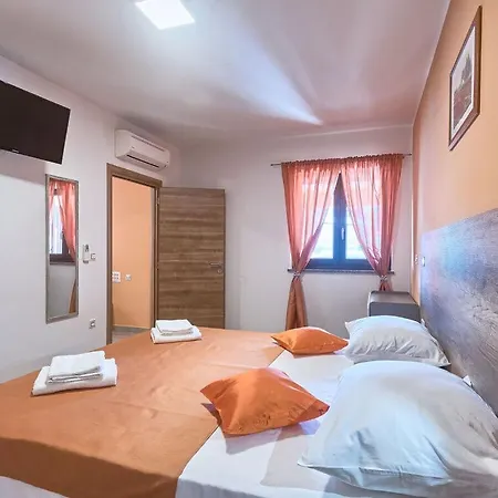 Amber Comfortable Holiday * Barban