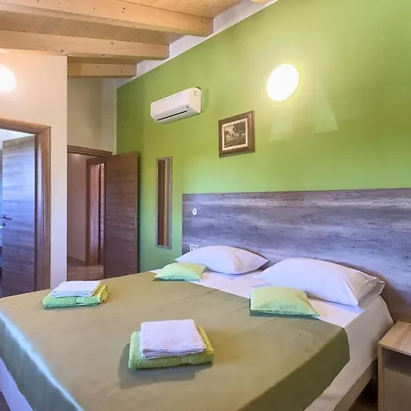Amber Comfortable Holiday 빌라 Barban